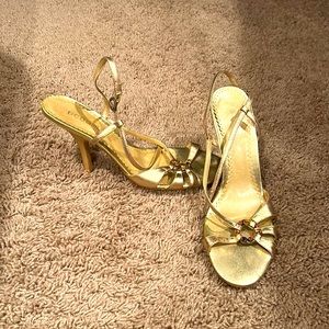 Strapping goal BCBG girls shoes